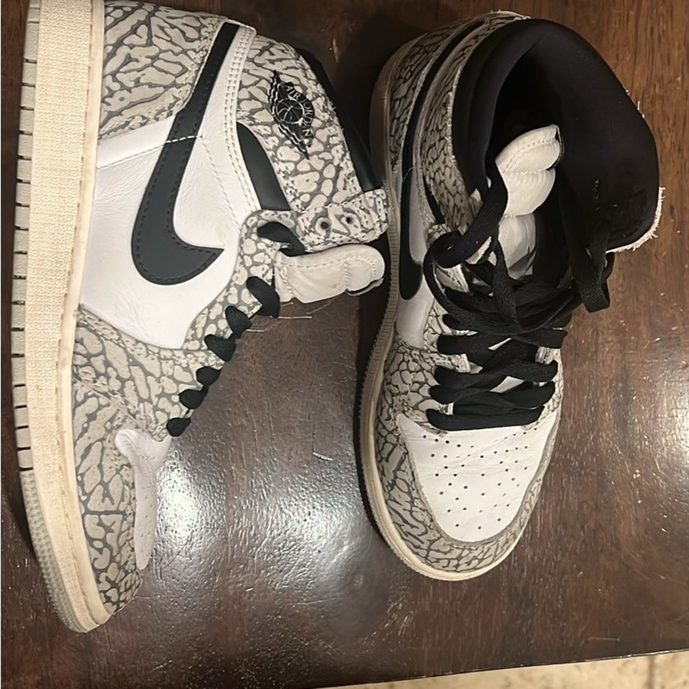 Air Jordan Nike Kids Sneakers - Black and Gray